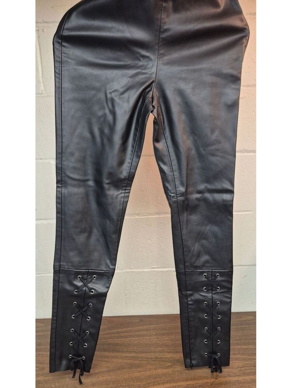 Dex Black Faux Leather Lace-Up Ankle Pants Size Small